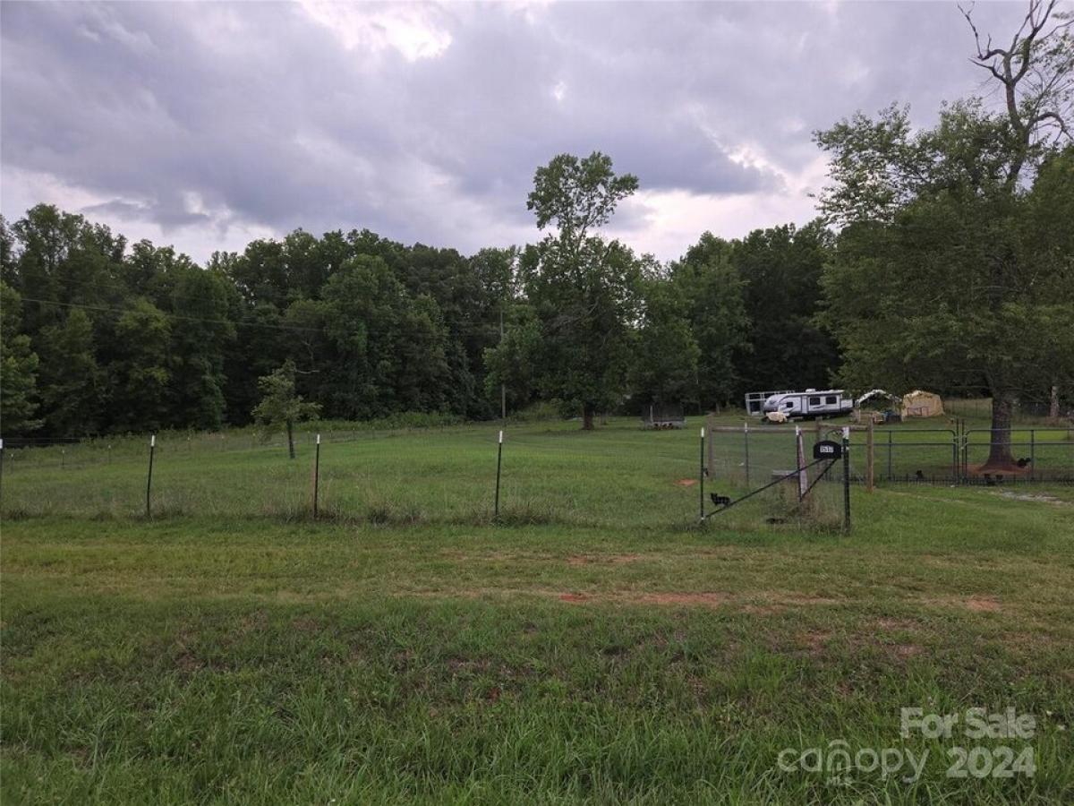 Picture of Residential Land For Sale in Forest City, North Carolina, United States