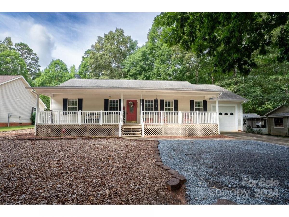 Picture of Home For Sale in Mount Gilead, North Carolina, United States