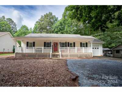 Home For Sale in Mount Gilead, North Carolina