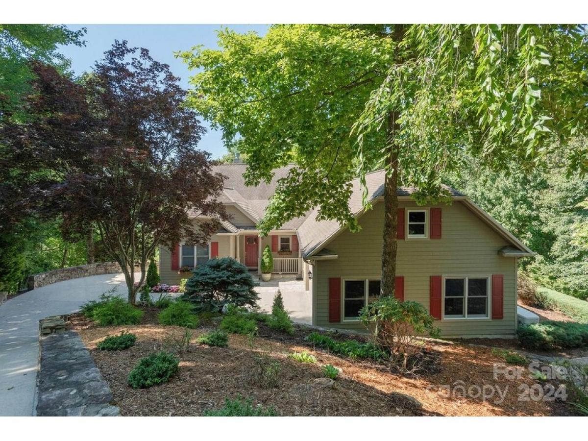 Picture of Home For Sale in Flat Rock, North Carolina, United States