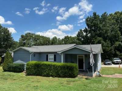 Home For Sale in Gastonia, North Carolina