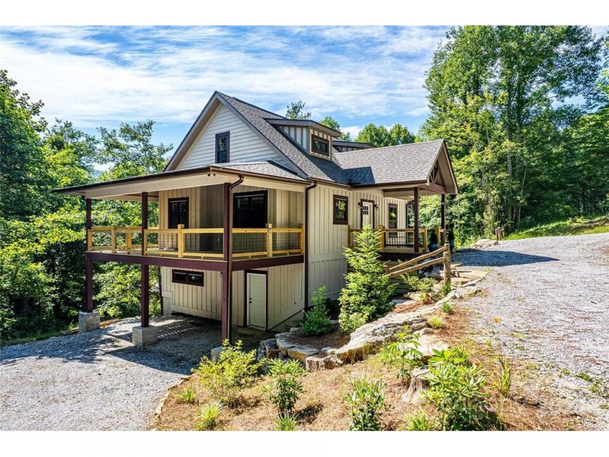 Picture of Home For Sale in Glenville, North Carolina, United States