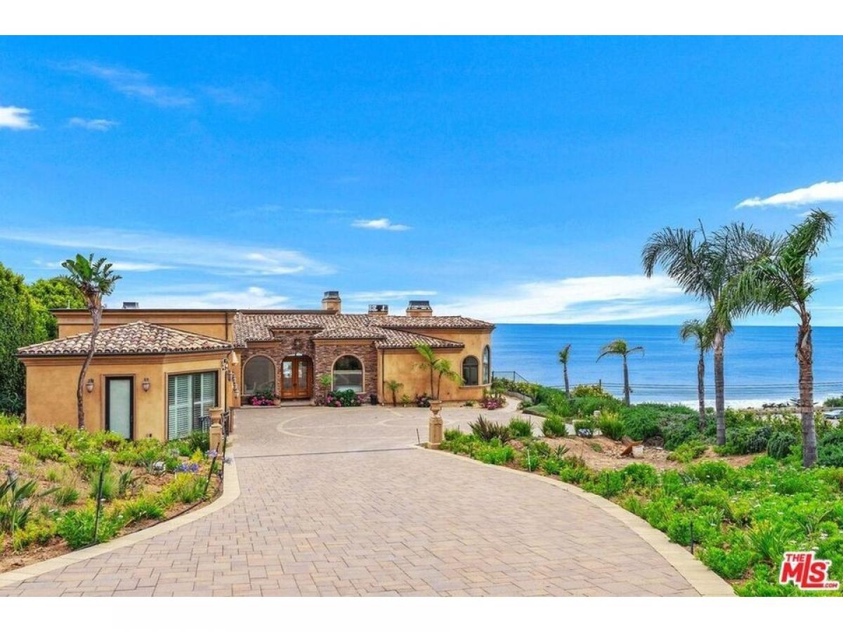 Picture of Home For Sale in Malibu, California, United States