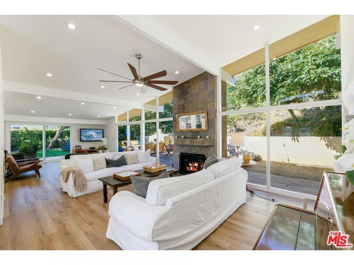 Picture of Home For Sale in Malibu, California, United States