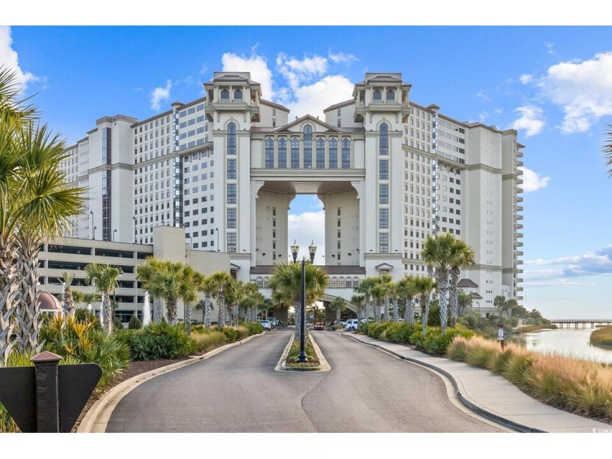 Picture of Home For Sale in North Myrtle Beach, South Carolina, United States