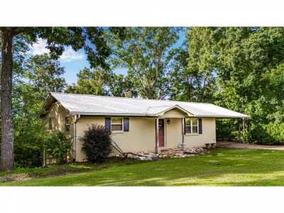 Home For Sale in Benton, Tennessee