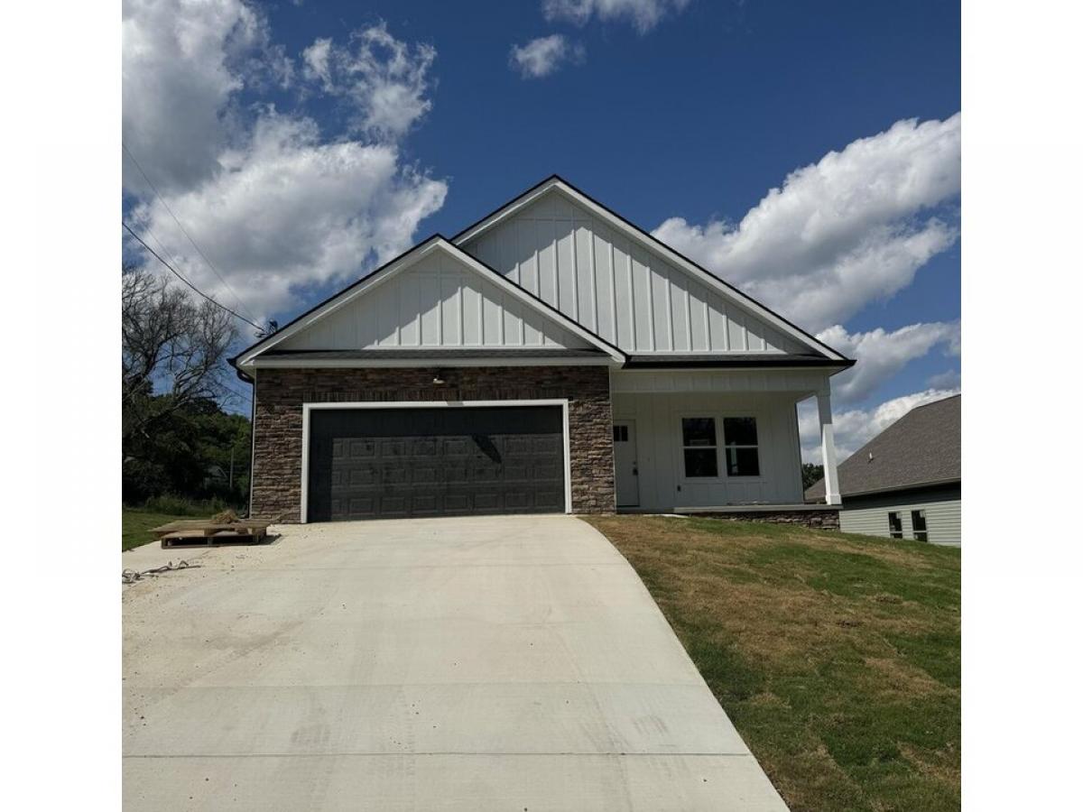 Picture of Home For Sale in Rossville, Georgia, United States