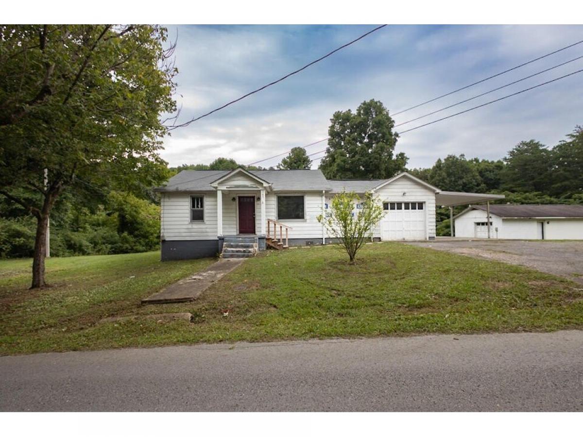 Picture of Home For Sale in Rossville, Georgia, United States