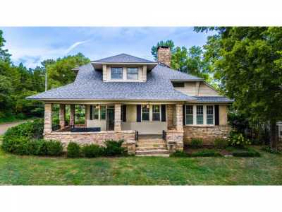 Home For Sale in Lookout Mountain, Tennessee