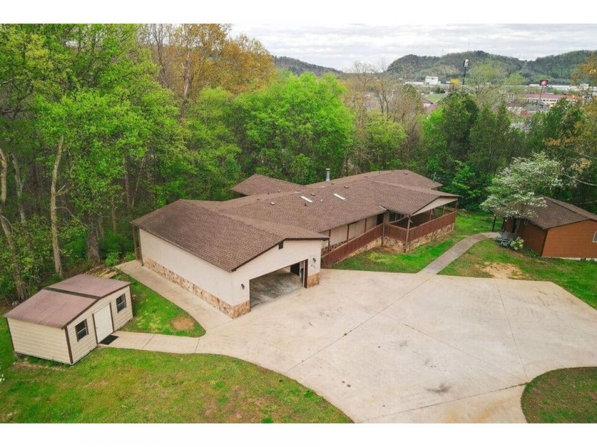 Picture of Home For Sale in Ringgold, Georgia, United States