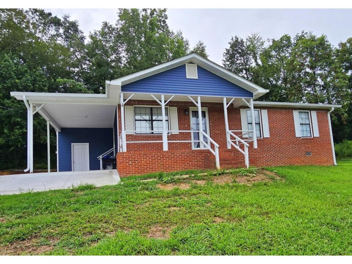 Picture of Home For Sale in South Pittsburg, Tennessee, United States