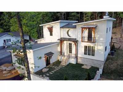 Home For Sale in Signal Mountain, Tennessee