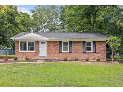 Home For Sale in Hixson, Tennessee