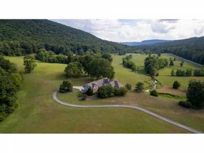 Home For Sale in Chickamauga, Georgia