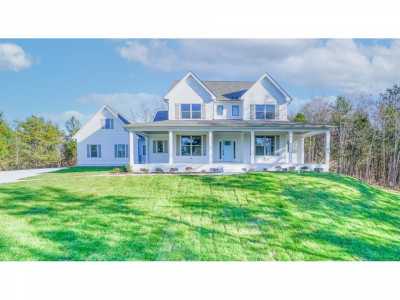 Home For Sale in Apison, Tennessee