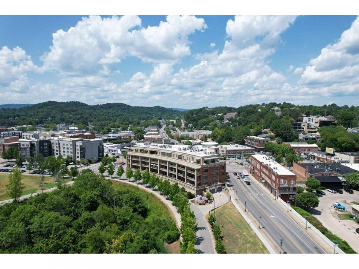 Picture of Home For Sale in Chattanooga, Tennessee, United States