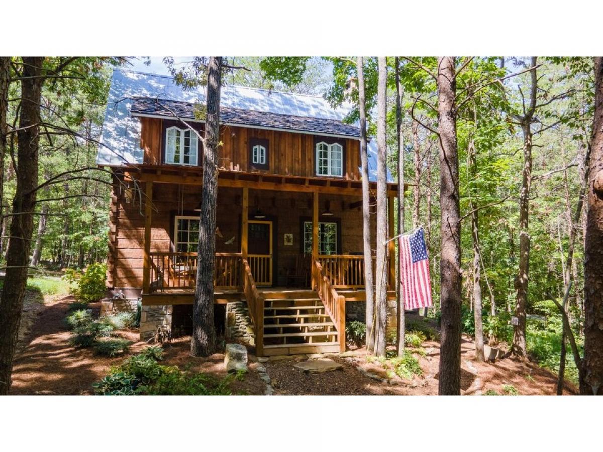 Picture of Home For Sale in Chickamauga, Georgia, United States