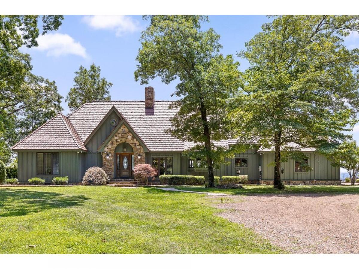 Picture of Home For Sale in Rising Fawn, Georgia, United States