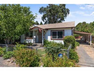 Home For Sale in Willits, California