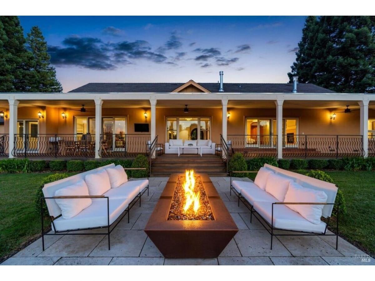 Picture of Home For Sale in Healdsburg, California, United States