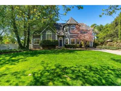 Home For Sale in Windsor, California