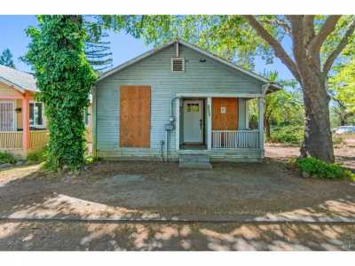 Home For Sale in Hopland, California