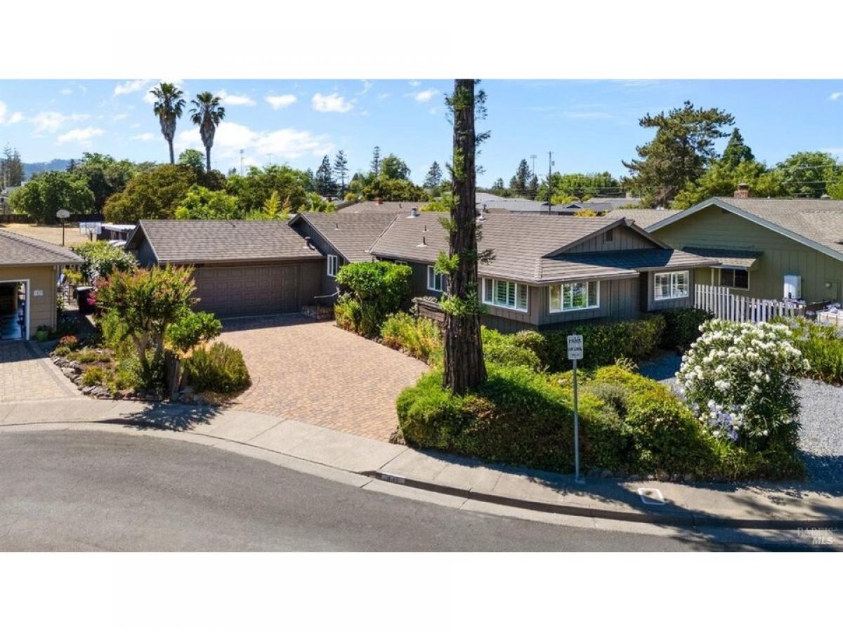 Picture of Home For Sale in Healdsburg, California, United States