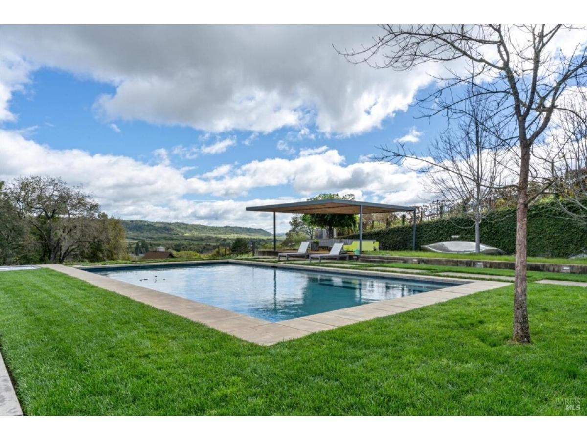 Picture of Home For Sale in Healdsburg, California, United States