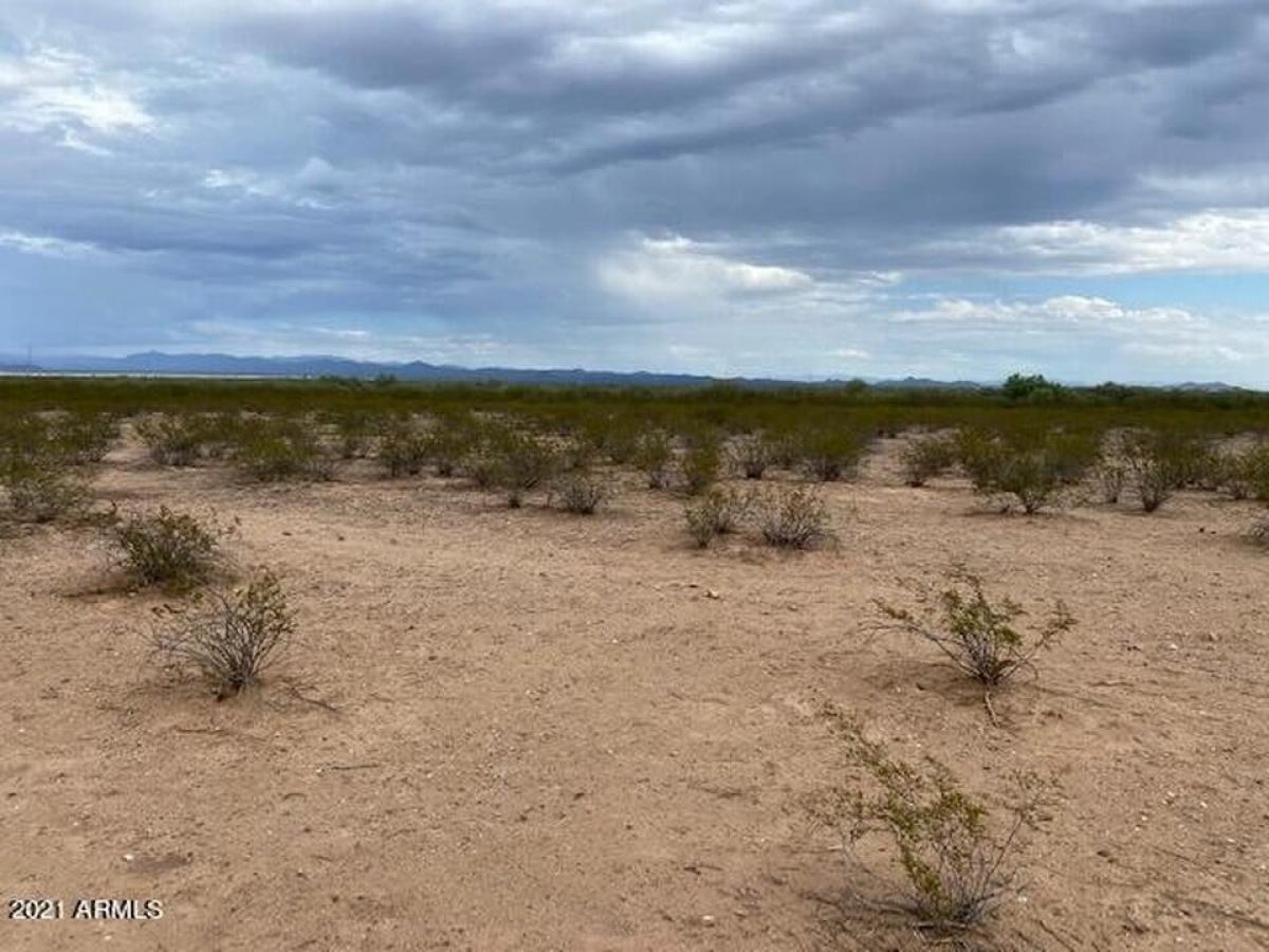 Picture of Residential Land For Sale in Wittmann, Arizona, United States