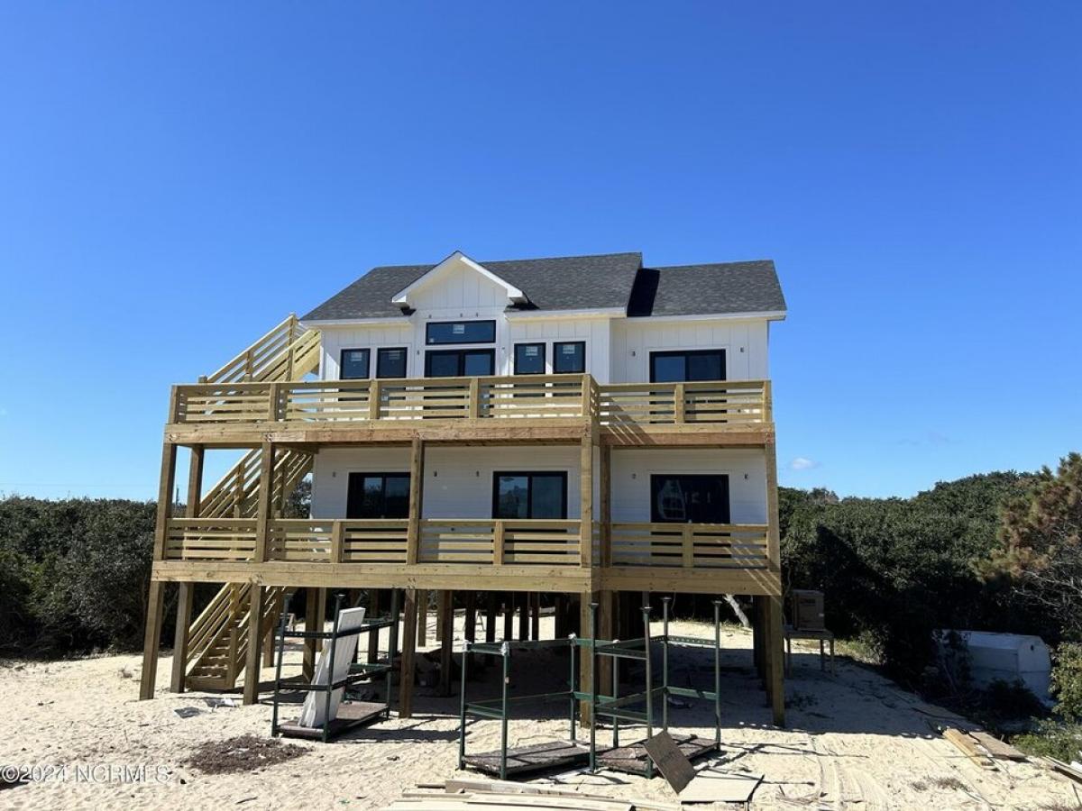 Picture of Home For Sale in Corolla, North Carolina, United States