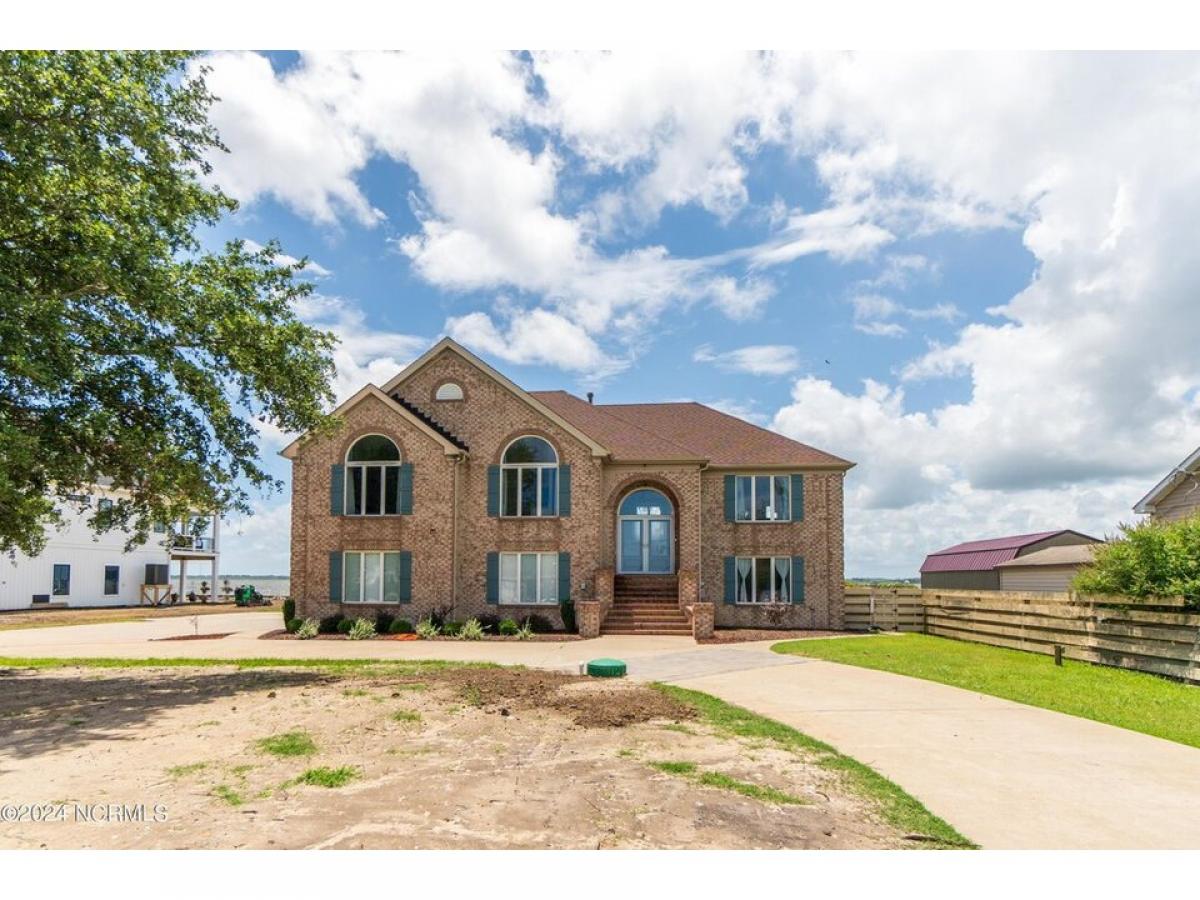 Picture of Home For Sale in Currituck, North Carolina, United States