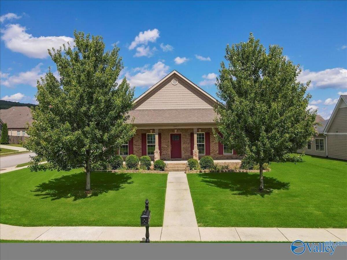 Picture of Home For Sale in Owens Cross Roads, Alabama, United States