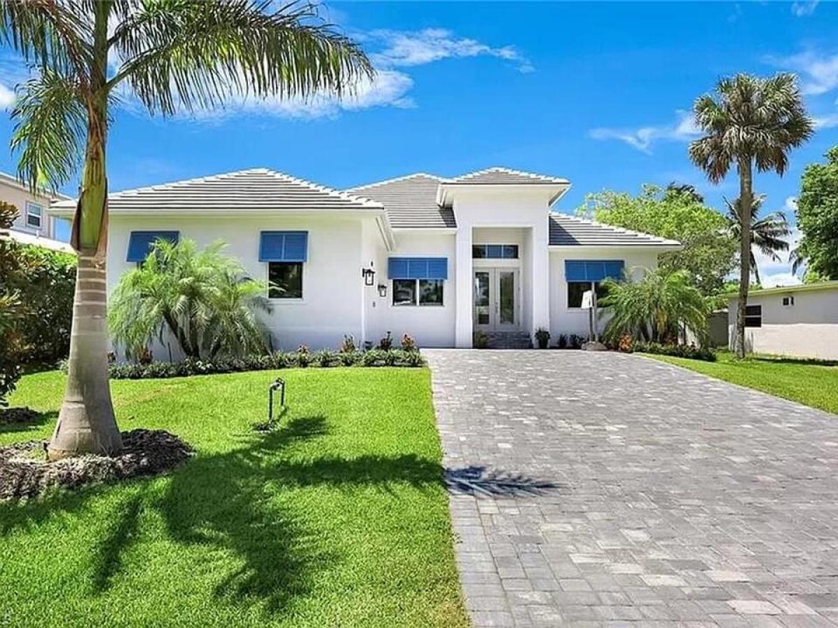 Picture of Home For Sale in Naples, Florida, United States