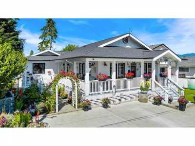 Home For Sale in Duncan, Canada