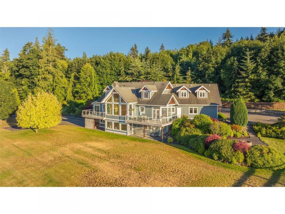 Picture of Home For Sale in Nanoose Bay, British Columbia, Canada