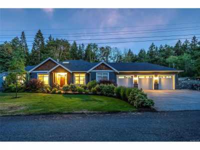 Home For Sale in Parksville, Canada