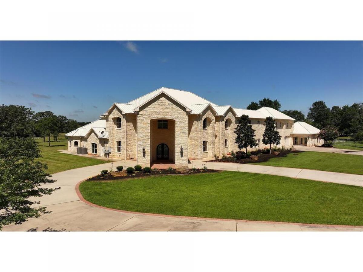 Picture of Home For Sale in Montgomery, Texas, United States