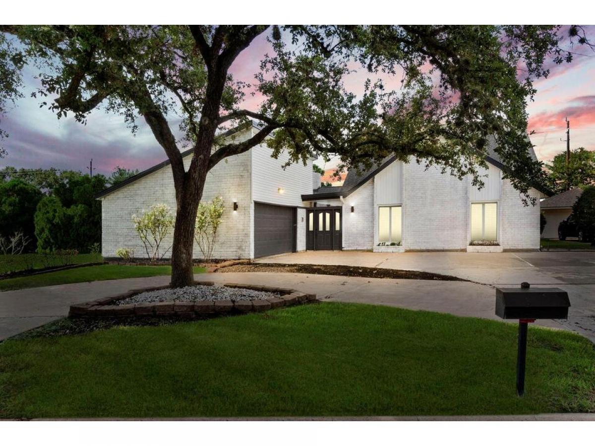 Picture of Home For Sale in Sugar Land, Texas, United States