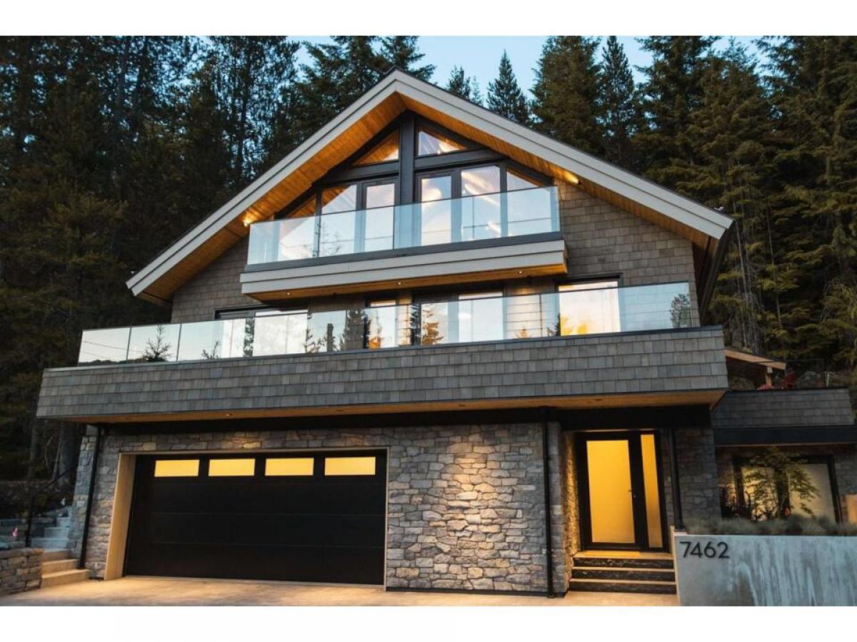 Picture of Home For Sale in Whistler, British Columbia, Canada