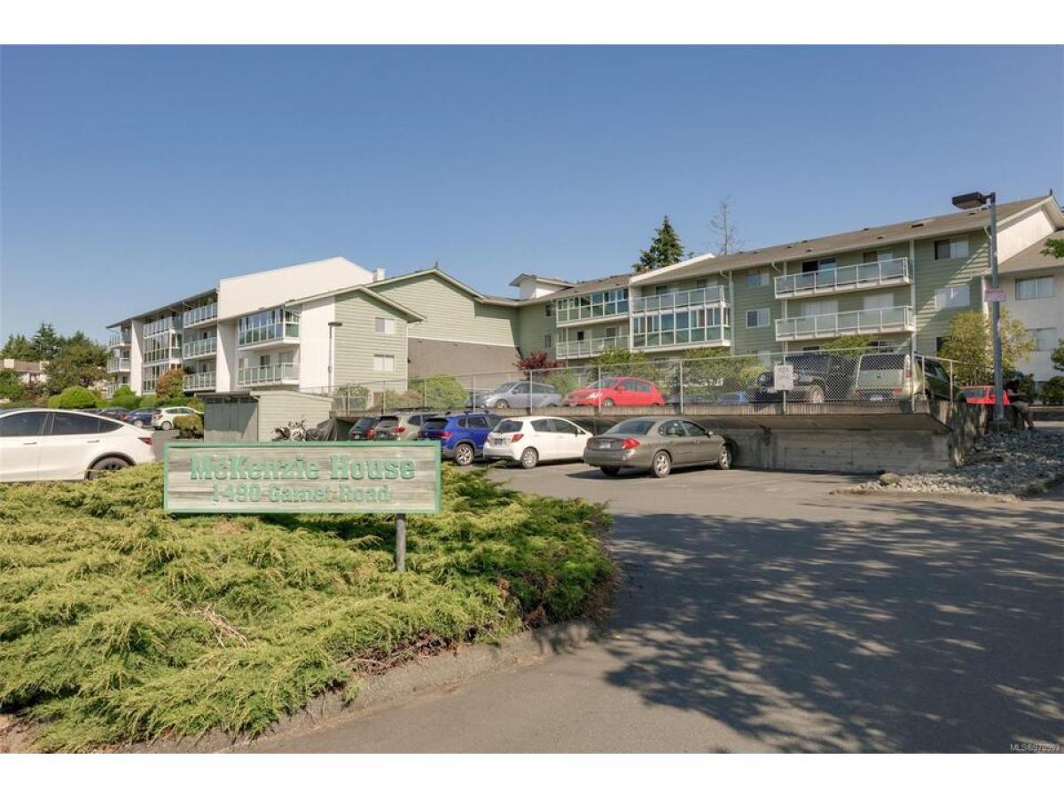 Picture of Condo For Sale in Saanich, British Columbia, Canada