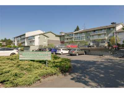 Condo For Sale in Saanich, Canada