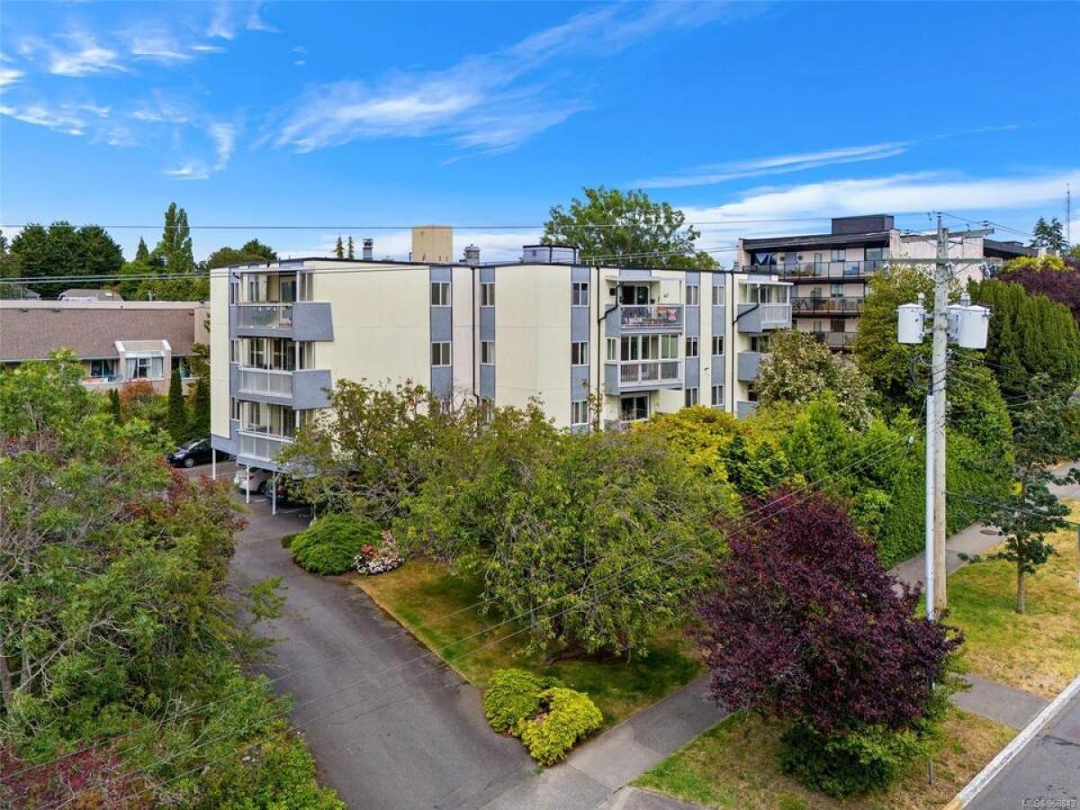 Picture of Condo For Sale in Victoria, British Columbia, Canada