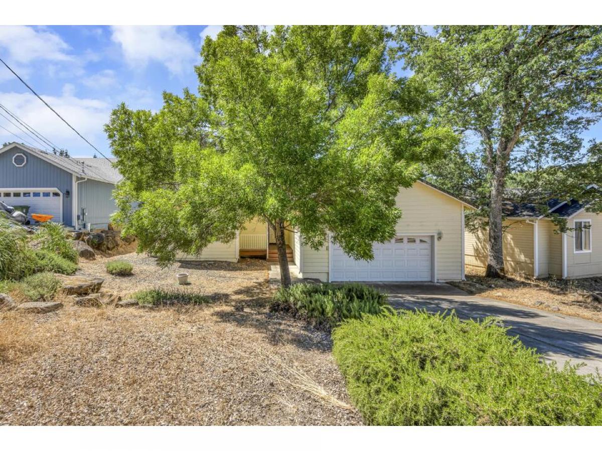 Picture of Home For Sale in Hidden Valley Lake, California, United States