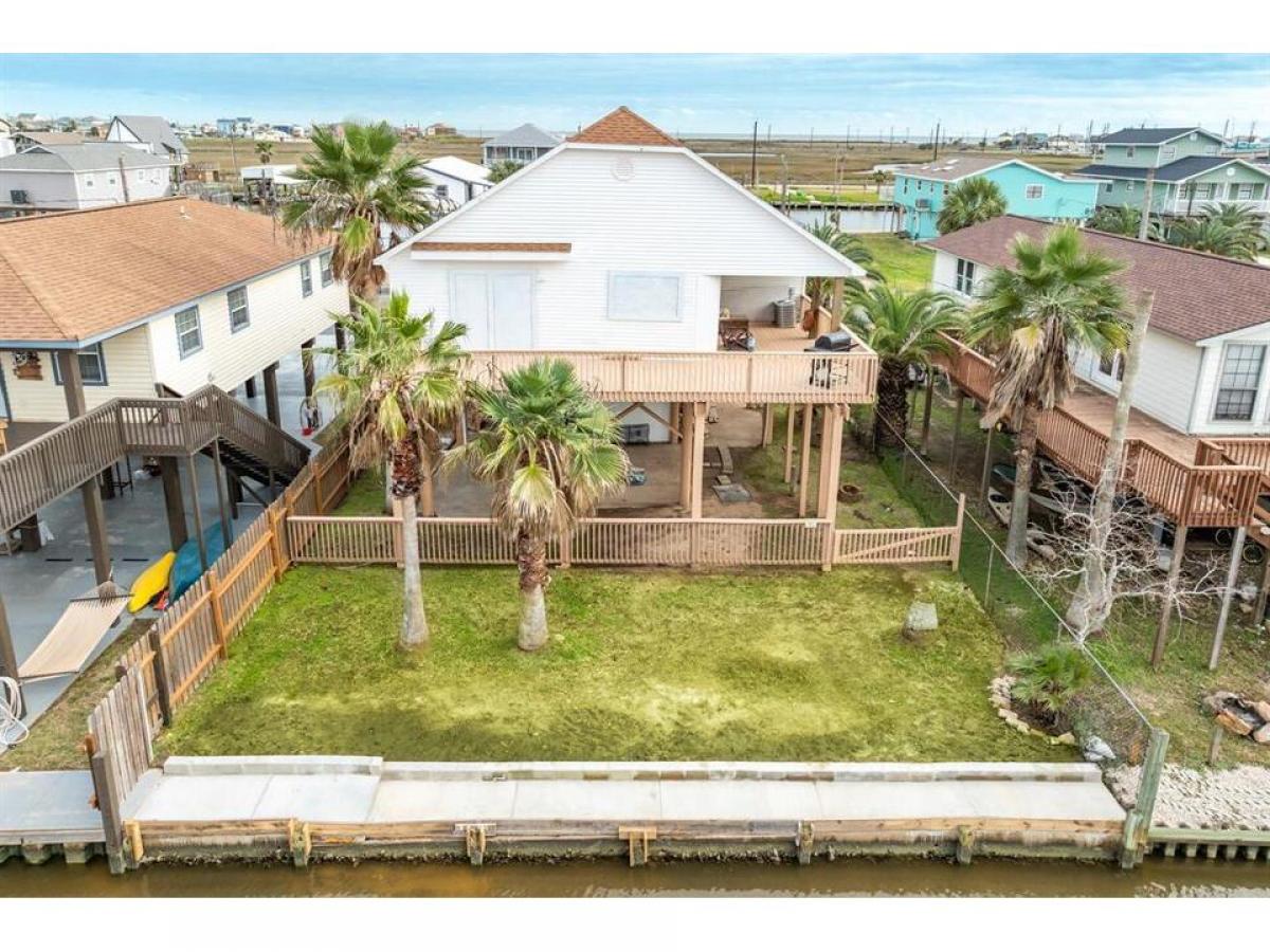 Picture of Home For Sale in Surfside Beach, Texas, United States