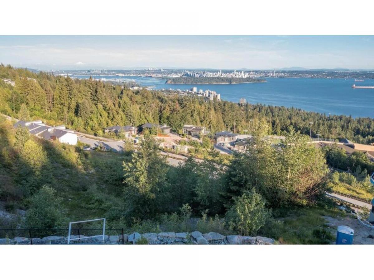 Picture of Residential Land For Sale in West Vancouver, British Columbia, Canada