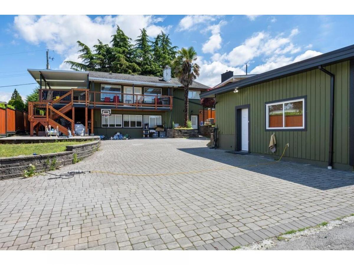 Picture of Home For Sale in Surrey, British Columbia, Canada