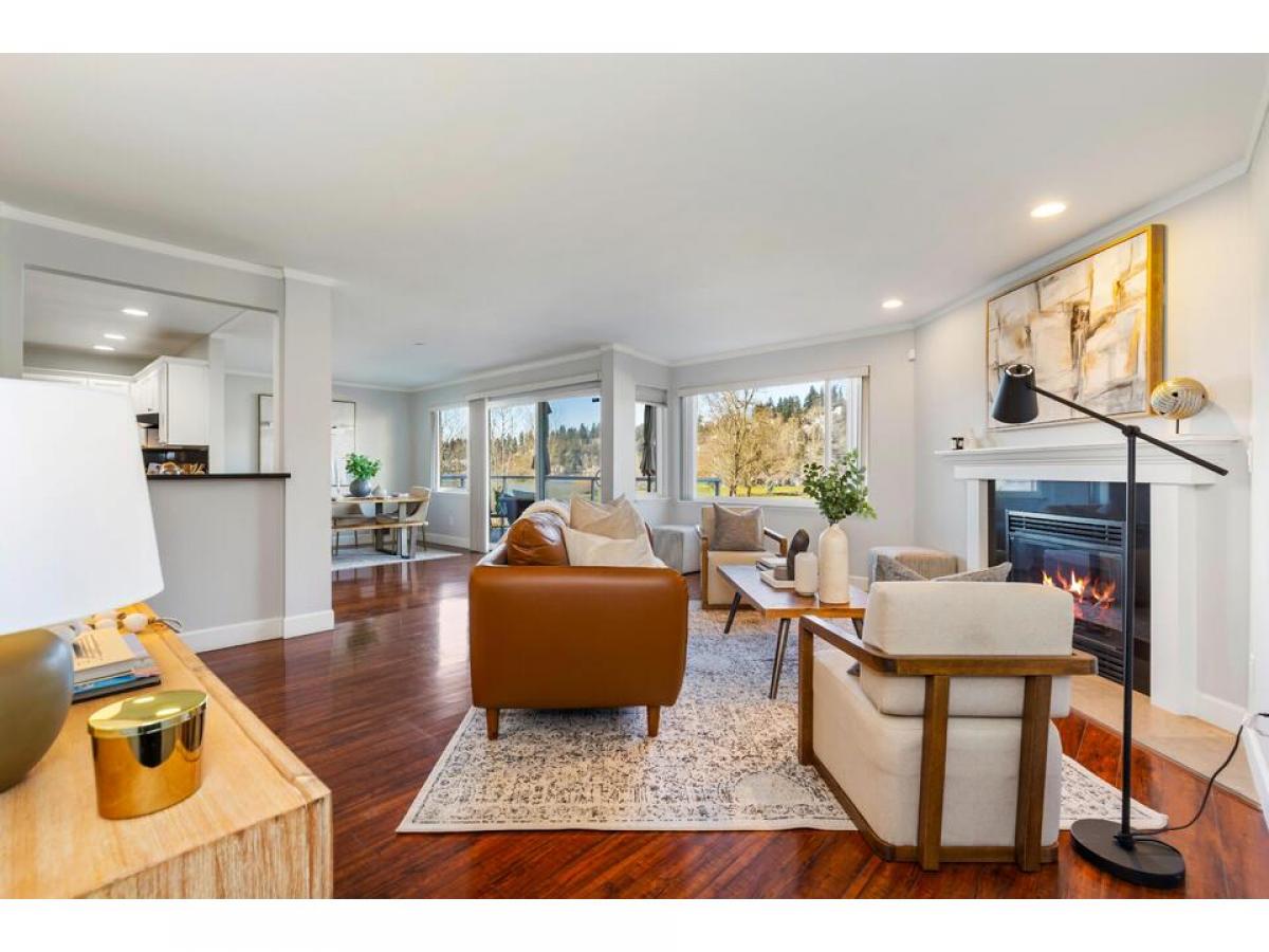 Picture of Condo For Sale in Kirkland, Washington, United States