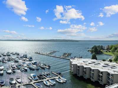 Condo For Sale in Kirkland, Washington