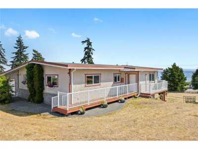 Home For Sale in Qualicum Beach, Canada