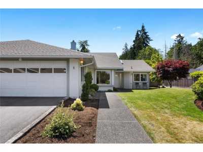 Home For Sale in Qualicum Beach, Canada